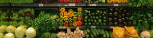 Légumes dans les rayon d'un supermarché