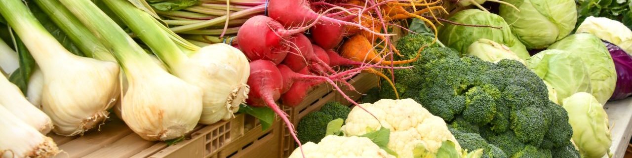 rayon fruits et legumes dans une épicerie